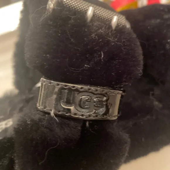 UGG SLIPPERS - Picture 4 of 5